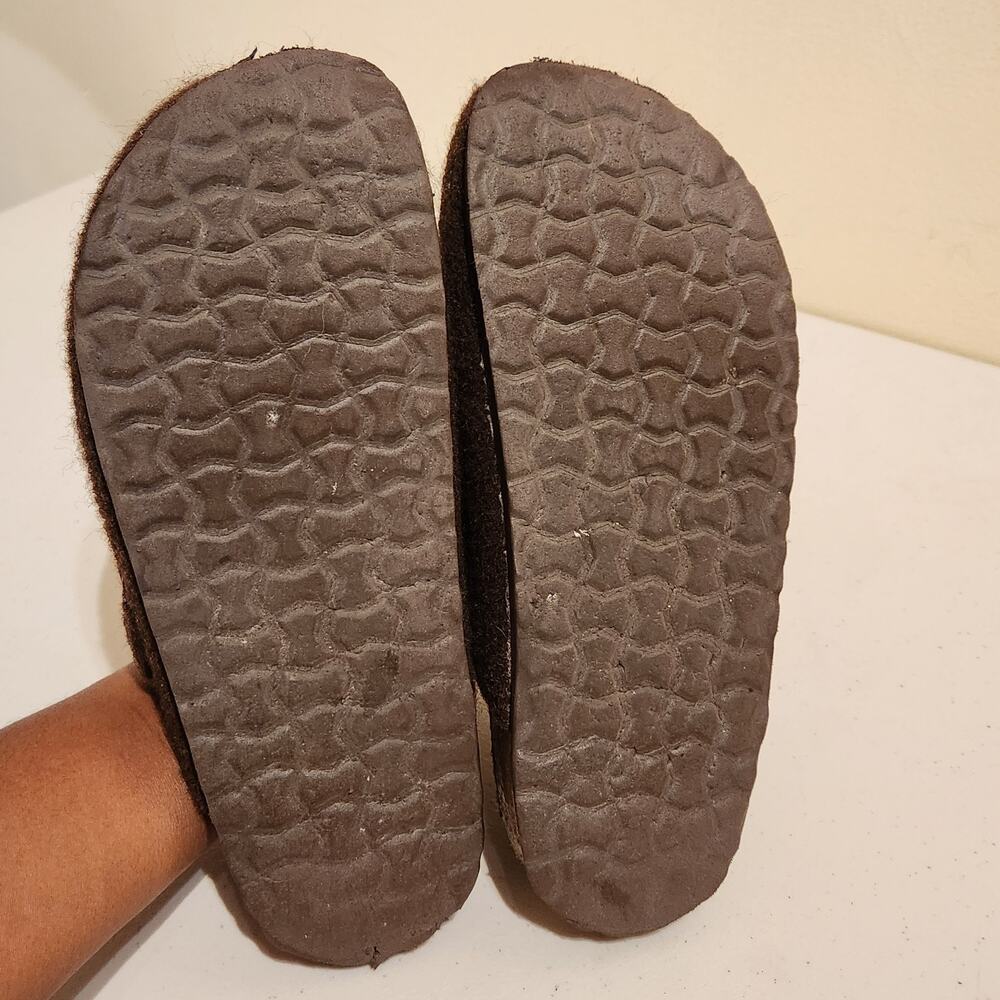 Cushionaire Sz 6.5 Fuzzy Chocolate Brown Clog Mules Slides Cozy Fall Shoes - Picture 9 of 11
